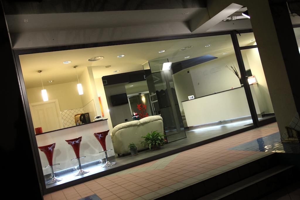 Hotel Le Ceramiche Montalto Uffugo Luaran gambar